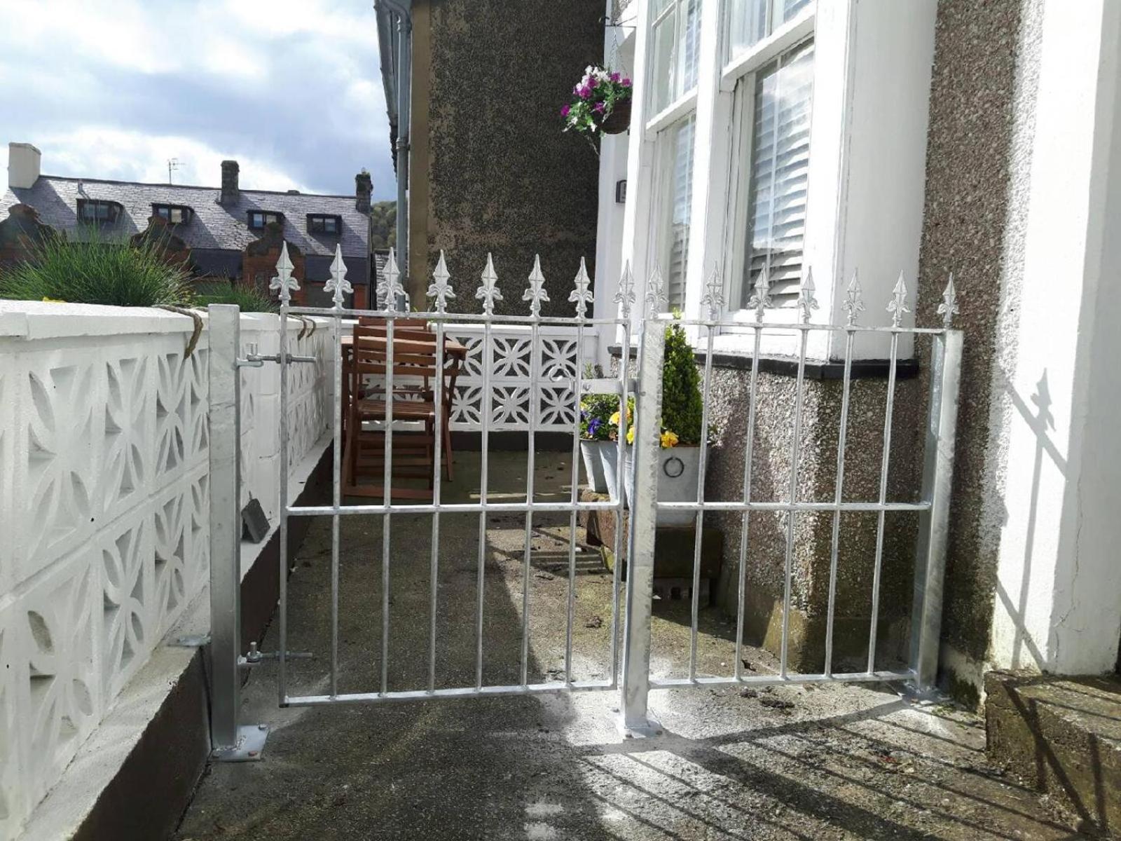 Downtown Cottage Conwy Exterior photo
